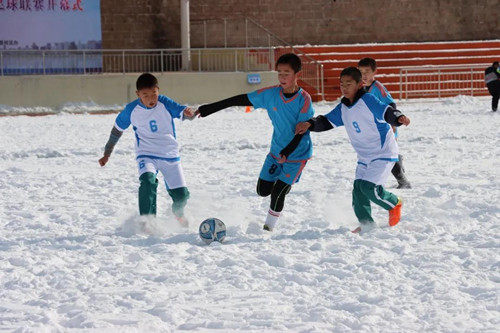 当足球遇上大雪,当足球遇见机车