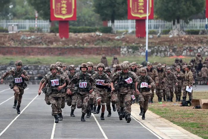 寒风中的他们完整版,寒风中他们一直在坚守