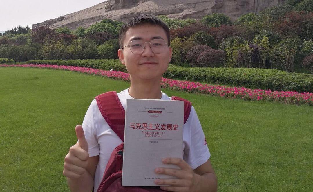 向优秀青年看齐,向优秀的人才们看齐的表现