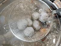 食神同款,会爆汁的牛肉丸!Q弹脆爽,整颗嚼到爽,涮锅必备,下单还送酱包+蒜酥