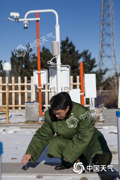 一座山一个人一只狗,一座山一个人一条路完整版