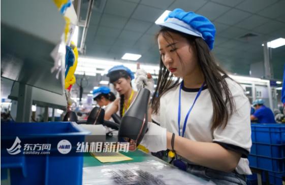 小镇何以做出实体大产业？原来做优做强的背后都有一个“超级服务员”