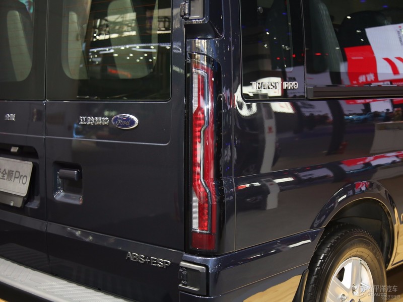 福特新世代全顺pro短轴中顶落地价,2022款新世代全顺pro短轴低顶