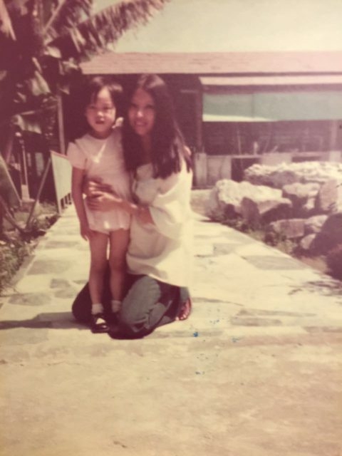 三毛离开30年了她到底是什么样子,三毛哭着离开周庄表明了什么