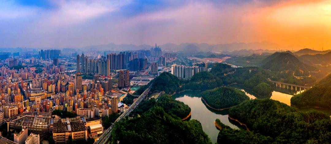 大浪街道拍了拍“你”，并递上2020成绩单