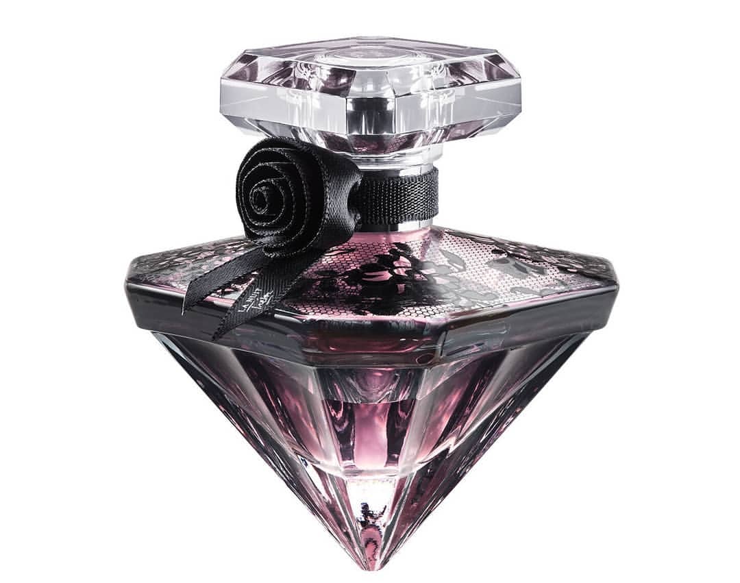 「是日美好事物」DIOR花卉刺绣BookTote上架，兰蔻钻石瓶香水换蕾丝包装