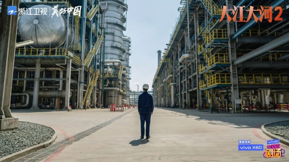 王凯杨烁董子健再回首大江大河,董子健大江大河王凯