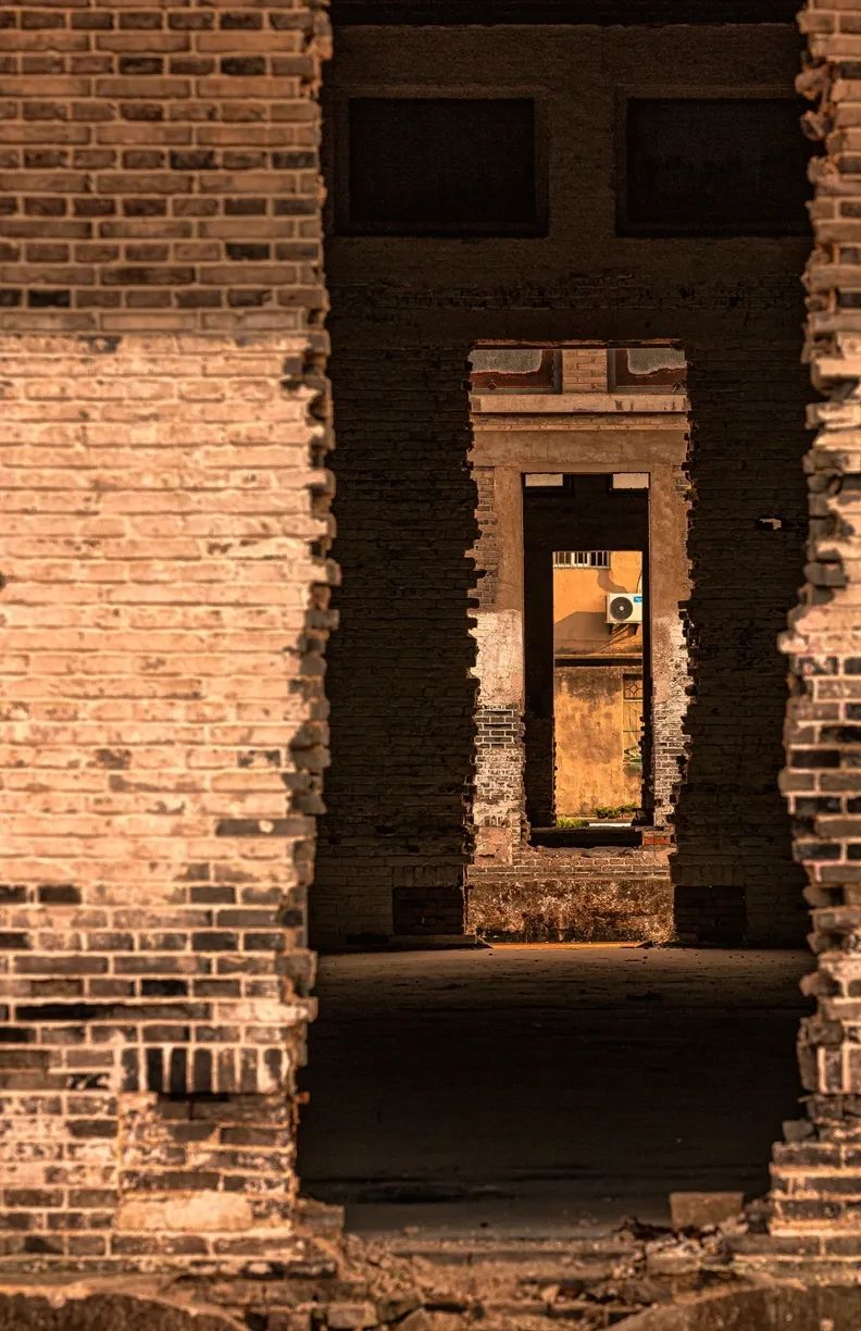 篮球场绿茵场,虹口足球场附近有篮球场