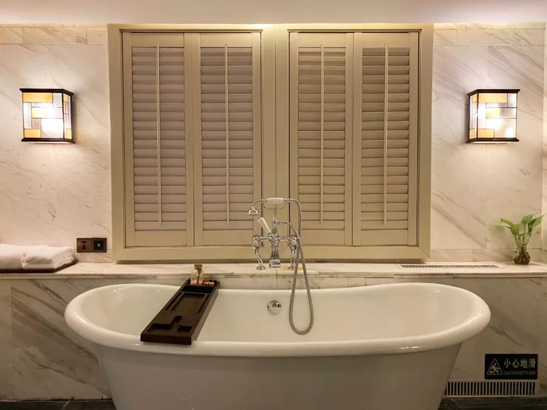 杭州湖边邨酒店怎么订便宜,西湖边住宿酒店哪个好