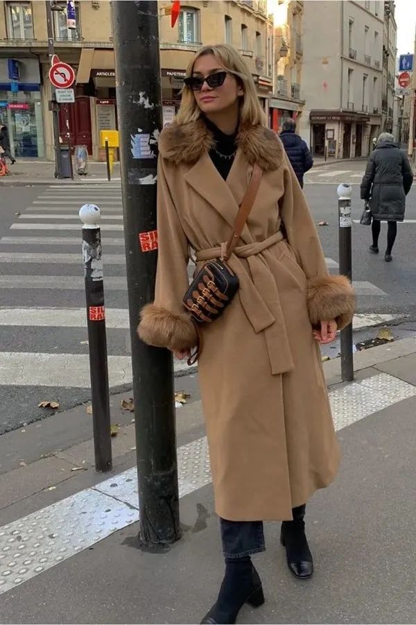 双面羊绒大衣为啥很贵,穿上羊绒大衣一定很好看