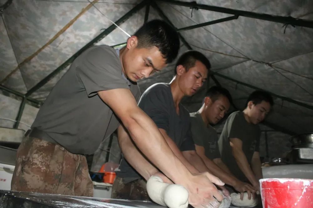 70年代部队生活视频,中俄边境部队真实生活