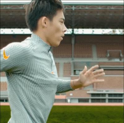 李嗣镕帅气视频,前国脚李明之子李嗣镕颜值