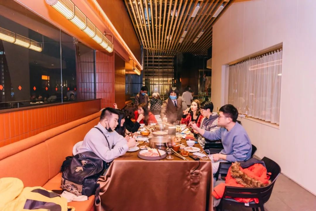 让成都的花胶鲍鱼鸡一姐，给你们讲哈小红袍的故事