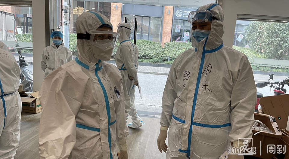 黄浦这个封闭管理的酒店里，处处都有暖心的“大白”