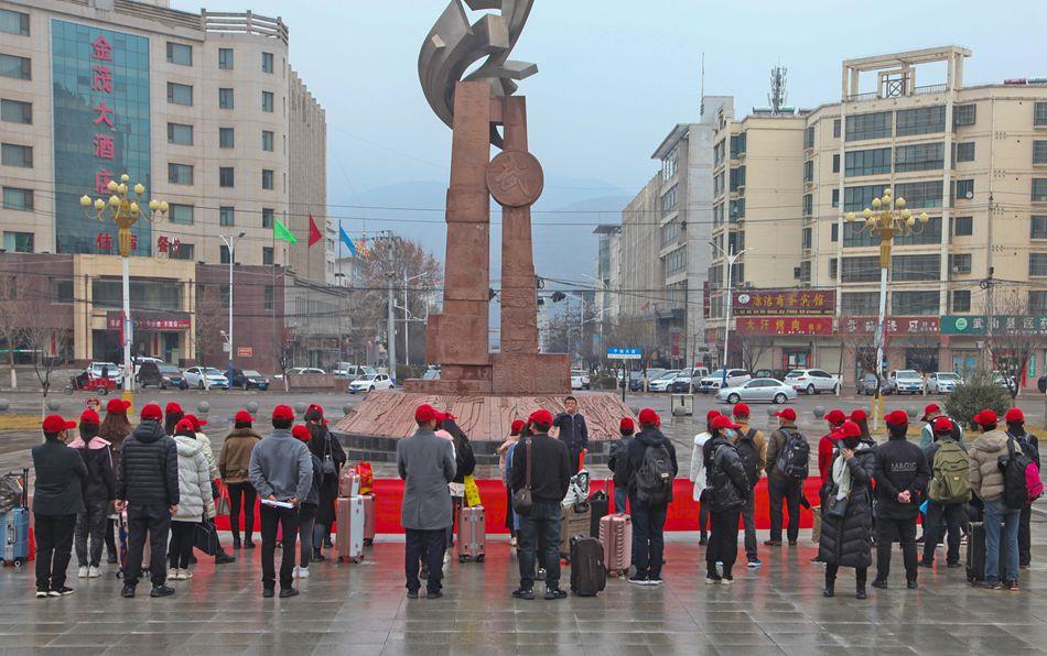 457名务工人员乘坐务工专列返岗,蕲春外出务工人员返岗