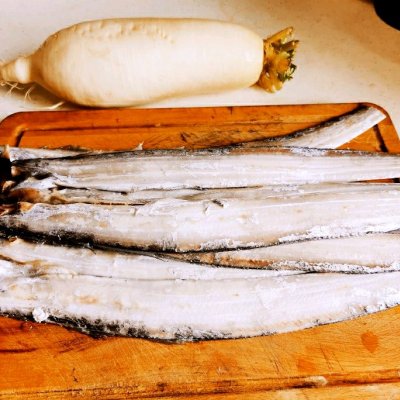 萝卜丝烧带鱼一上桌,萝卜丝煎带鱼