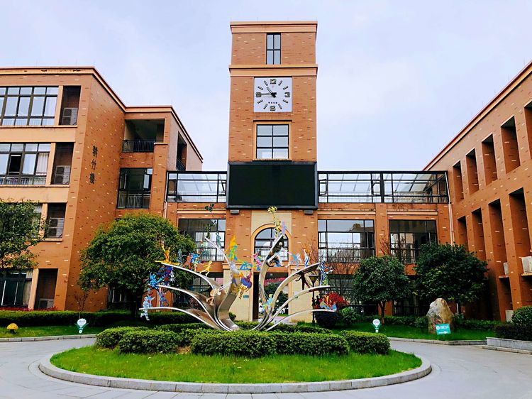 执手春天灼灼其华——咔嚓社最美遇见之寻找校园春意篇