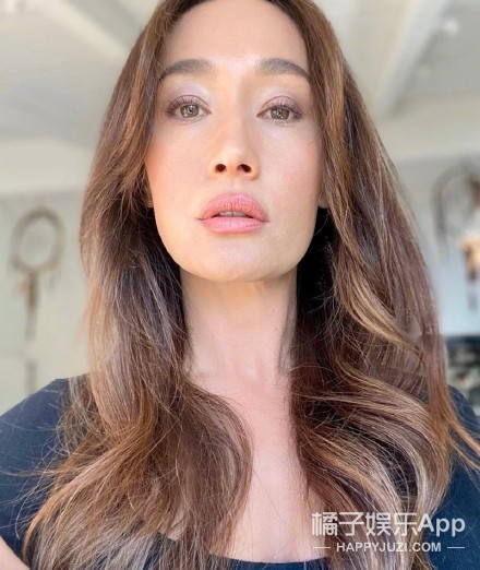 杨幂因为漫画腰道歉,杨幂回应漫画腰挑战误解