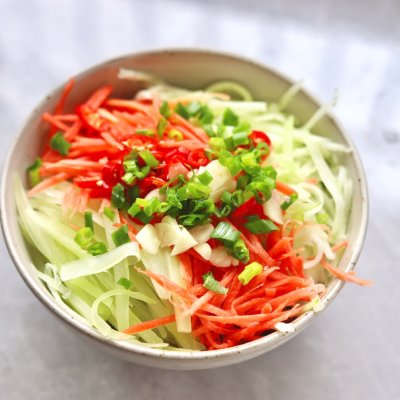凉拌酸辣粉的做法,韩式减肥小菜