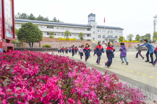 百年风华看今朝,百年风华忆过往千秋伟业看今朝