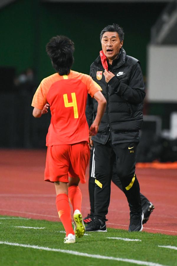 球迷激动落泪视频,贾秀全赛后一句责任自己承担