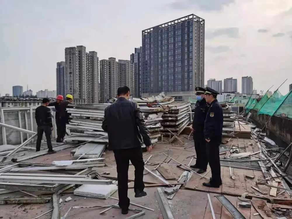 违建零容忍拆违再发力,重拳出击拆违建专项整治零容忍