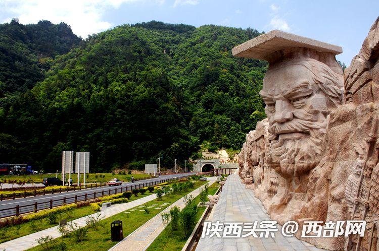 沿着高速看中国车子,陕西最美高速公路