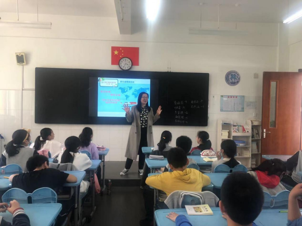 给全省大中小学生上一堂思政大课,小学生讲思政课