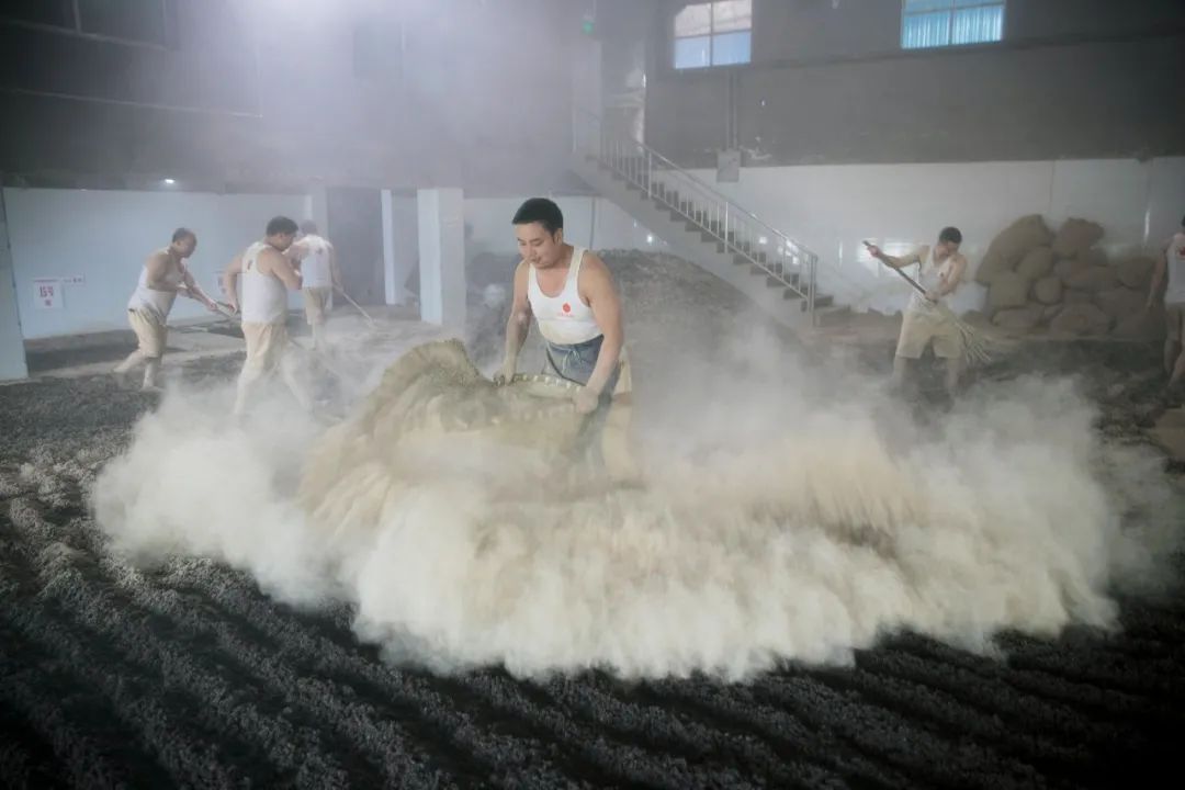 酒的个人名片图片,茅台镇酒老板名单