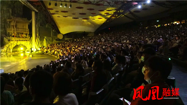 凤凰边城实景演出门票,凤凰古城边城实景演出值得看吗