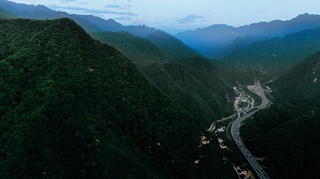 高速交警辅警的一天,高速交警上班的一天