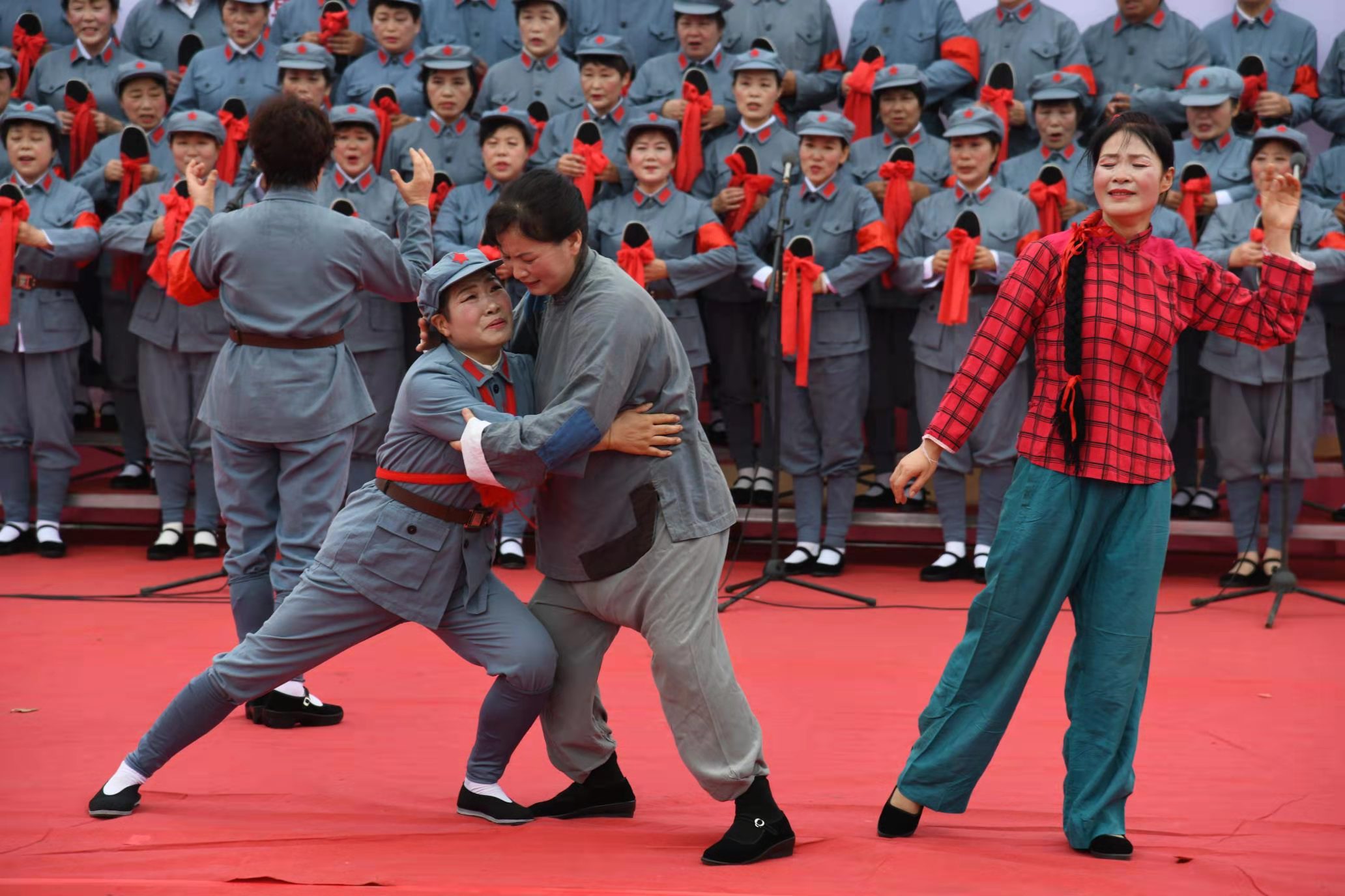 社旗庆祝建党100周年合唱,各族人民载歌载舞庆祝党的生日