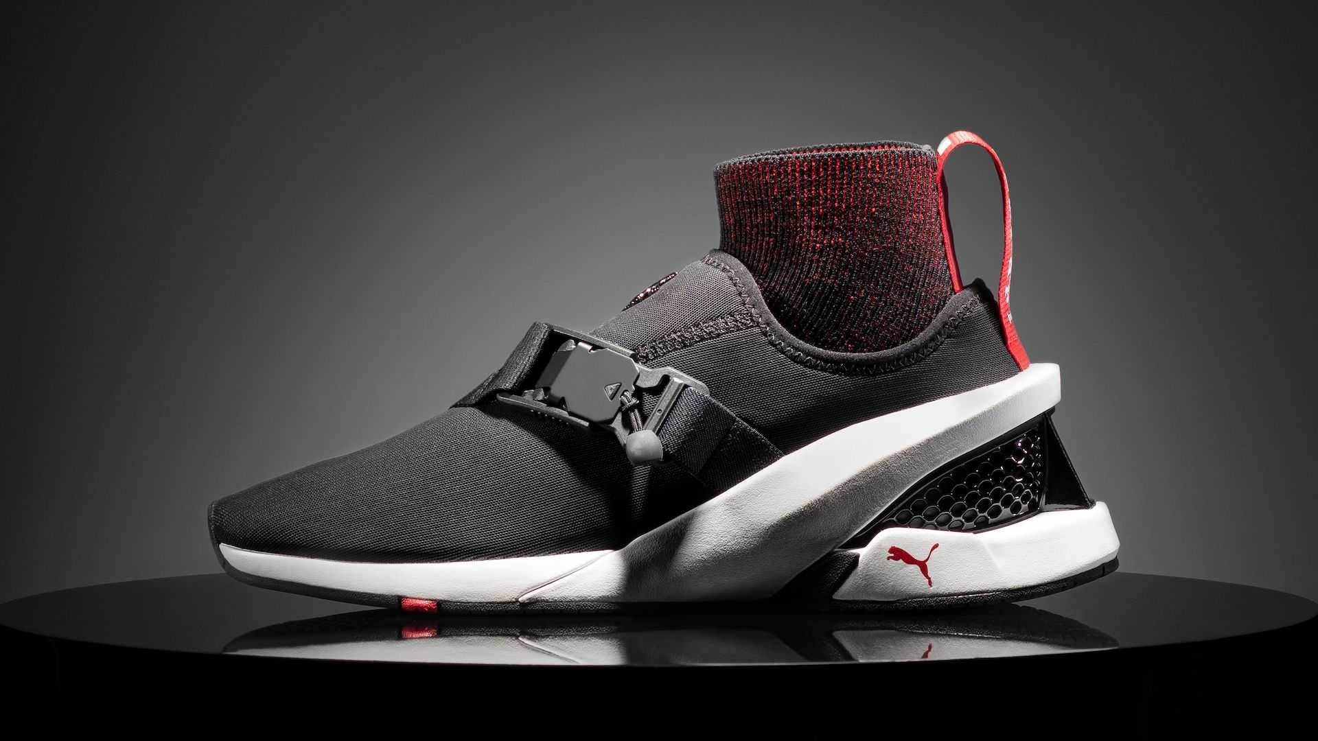 彪马法拉利男鞋限量版,法拉利sf90spider蓝白落地价