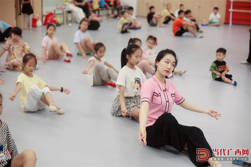 姊у窞瀛﹂櫌鍏泭娲诲姩,骞胯タ姊у窞鍏泭琛屽姩