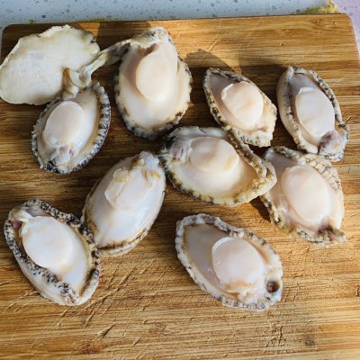 葱焖鲍鱼最正宗的做法,鲜味十足的葱油鲍鱼