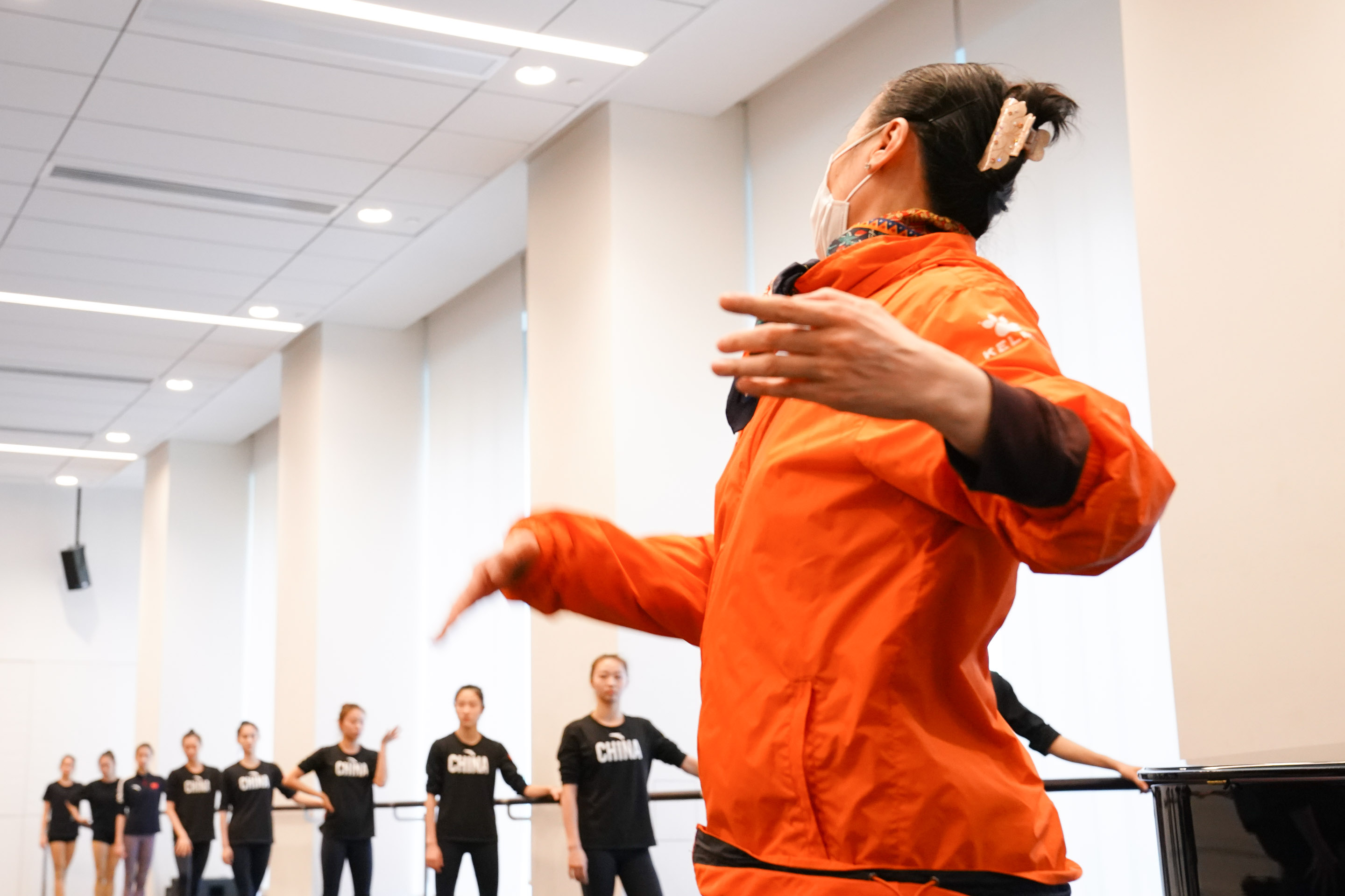 奥运健儿为何难忘这堂“上海芭蕾课”?那段“文体联动”“为美拼搏”的动人故事令人振奋