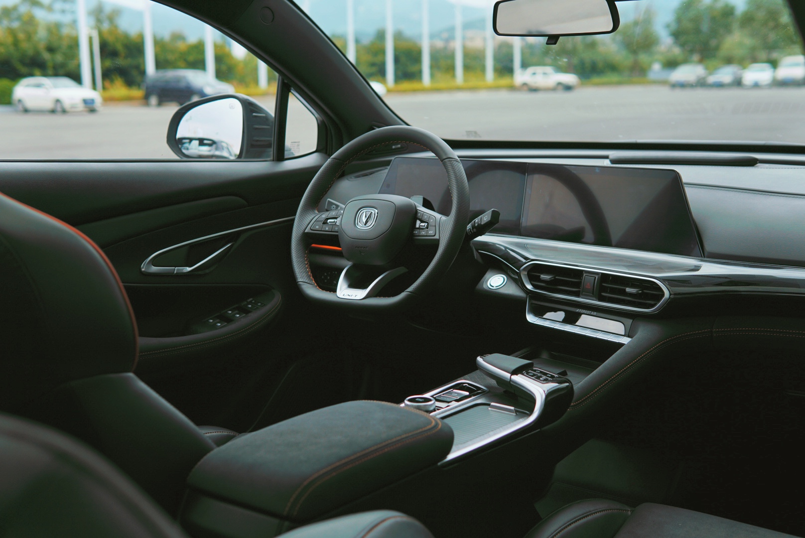 试驾2022款UNI-T把SUV开上赛道是种什么体验？