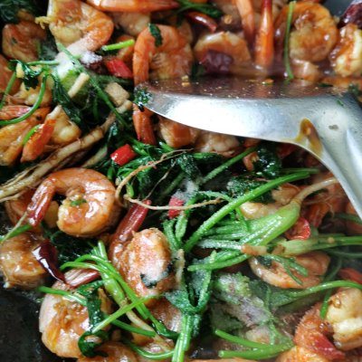 周幺姑香辣虾的家常做法,排骨香辣虾干锅的做法视频