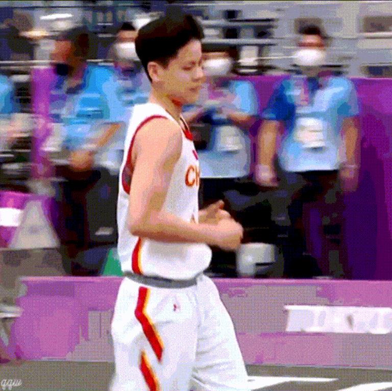 运动员穿的衣服品牌,之前运动员都穿什么品牌