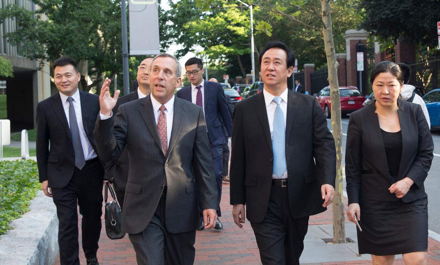 许家印掏粪工怎么发家,许家印当过几年掏粪工