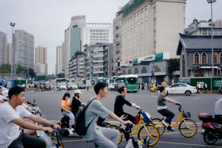 去成都读大专有用吗,去成都大学读研究生怎么样