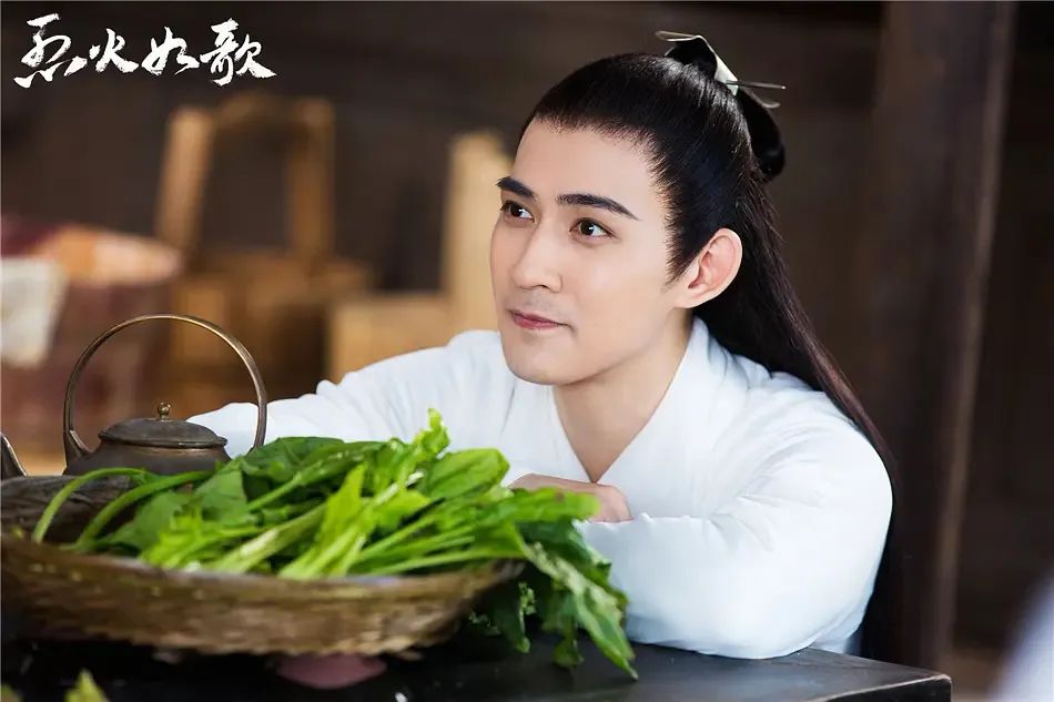 拜托给赵露思们好好梳下头