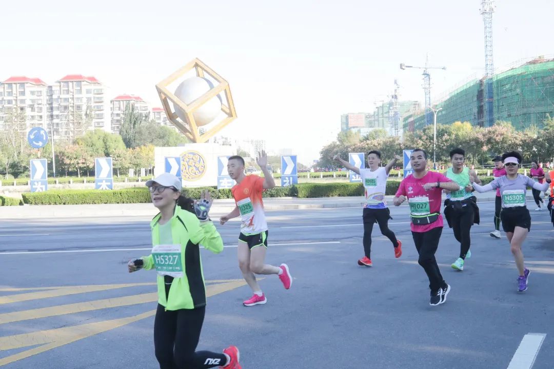 滨州黄河国际马拉松比赛,2019滨州黄河风情带马拉松赛开跑