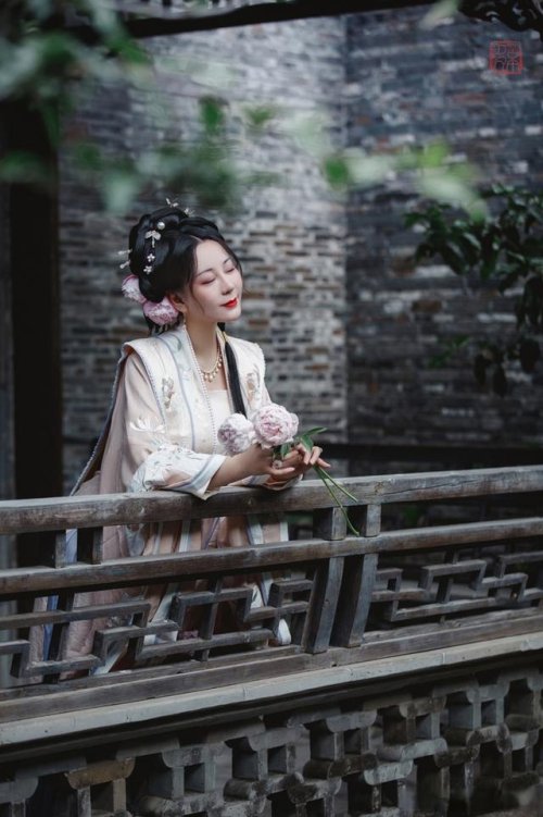 《续诗评》浅析,十一：什么是结响？写诗在音韵上如何和谐？