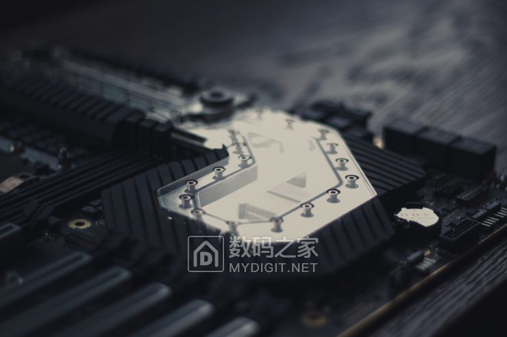 台北电脑展EVGA率先发布LGA3647E-ATX工作站主板EVGADarkSR