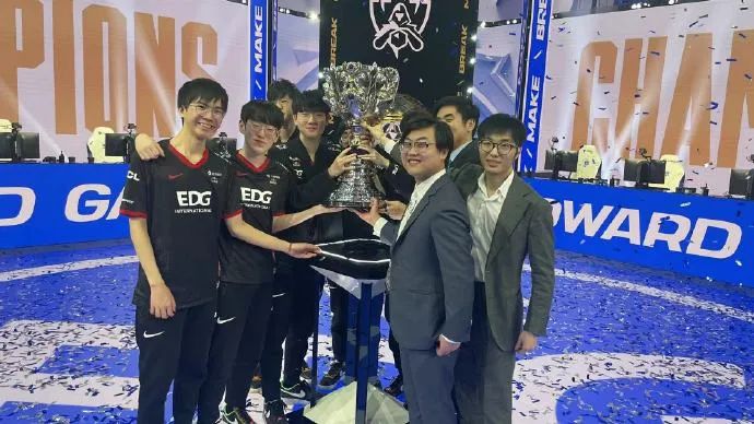 edg朋友圈两级反转,edg刷屏是什么意思