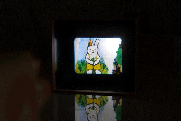 带娃好帮手，能投影能互动的趣学伴儿童故事放映机