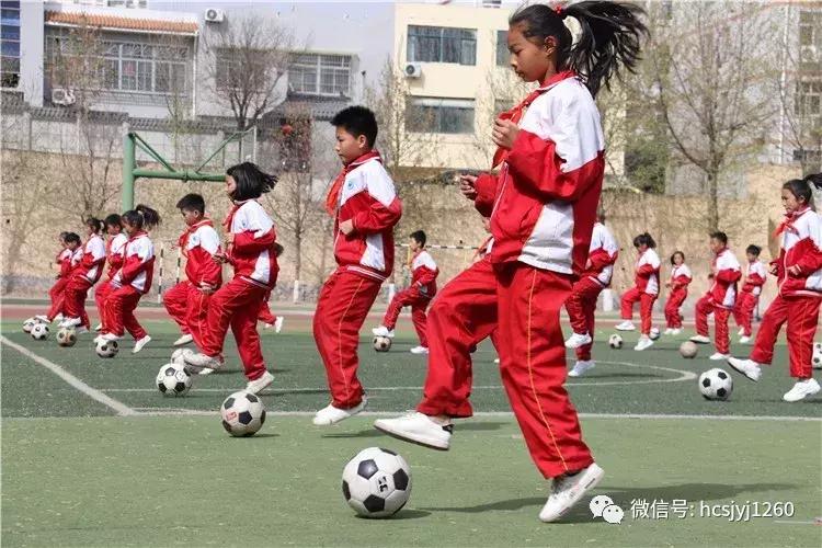 年度盛典激情燃烧|韩城小“C罗”强劲出场见证“强国一代”的足球梦（组图）