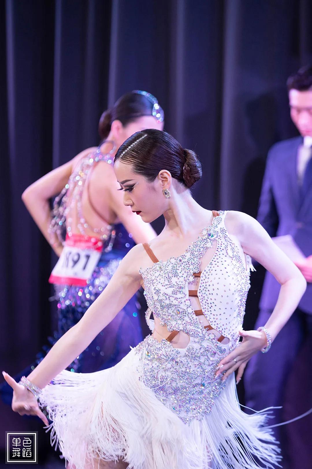 拉丁舞为什么要穿那么少,拉丁舞为什么一定要穿那么少