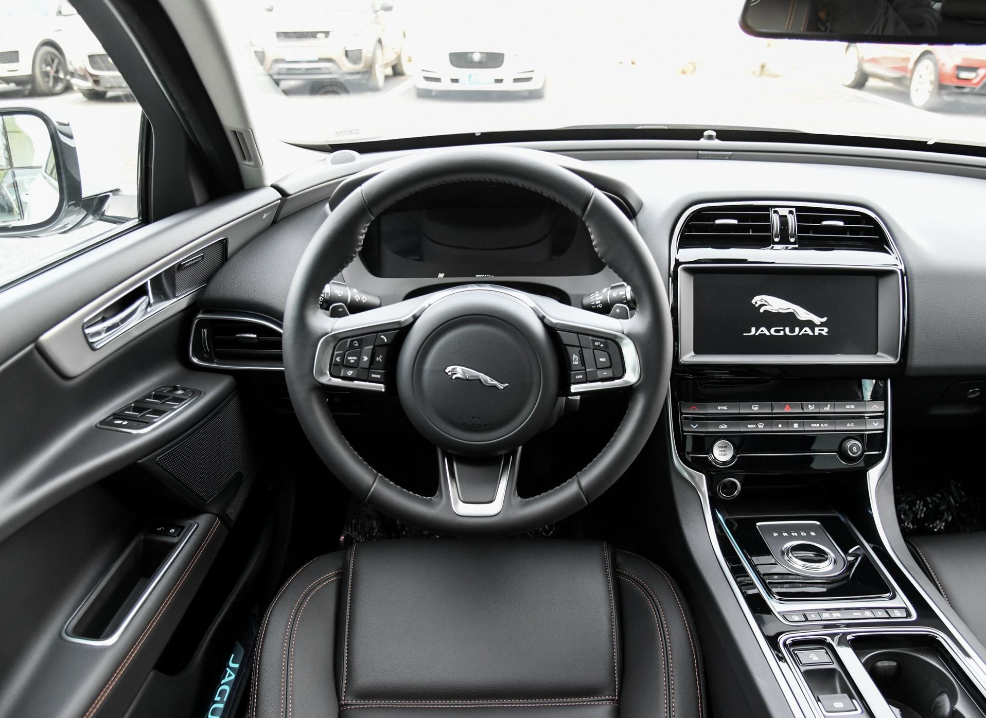 捷豹xel优雅版英国赛车绿,驾驶乐趣的完美诠释新款捷豹xel